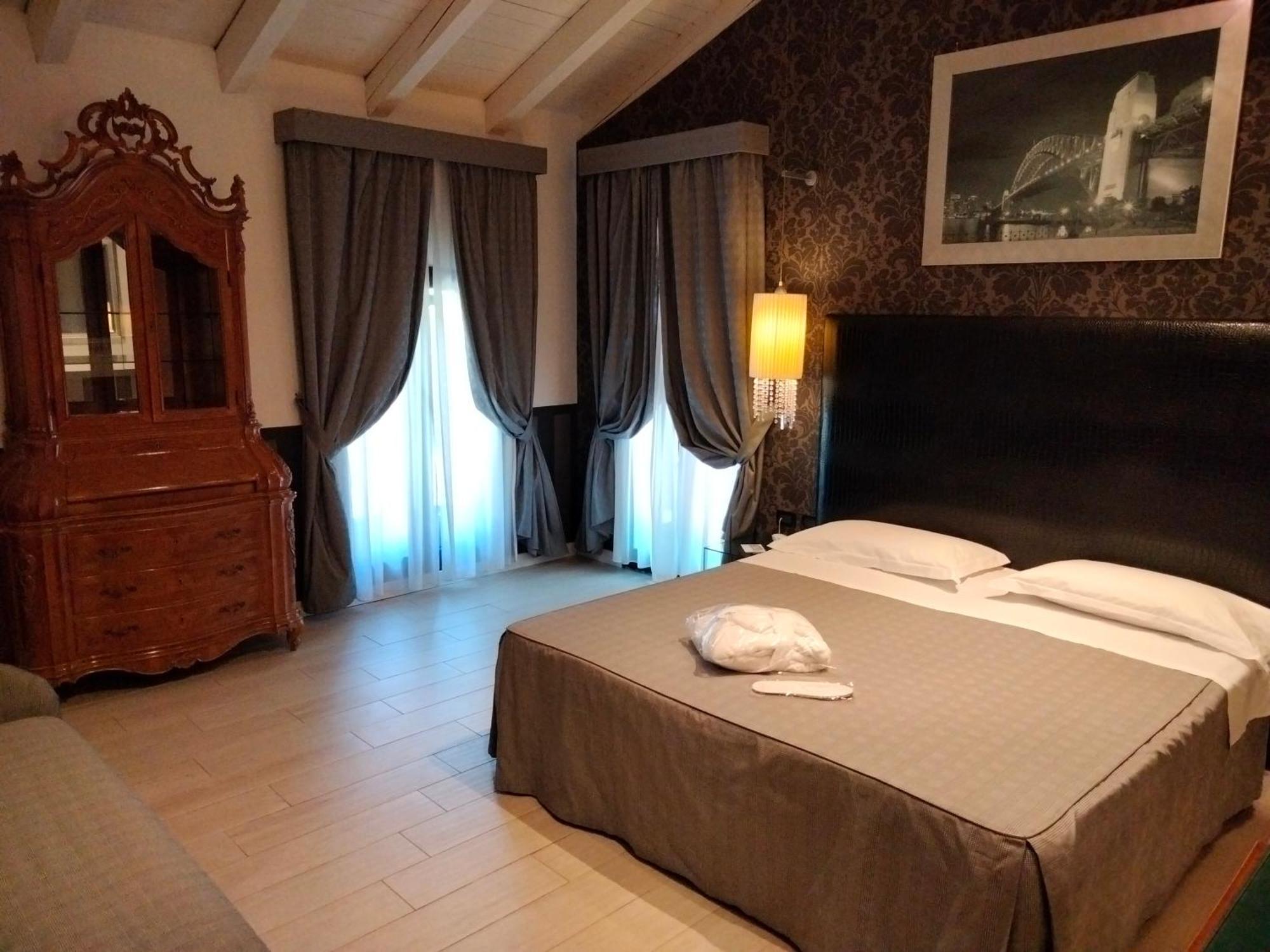 Savoia Hotel Bologne